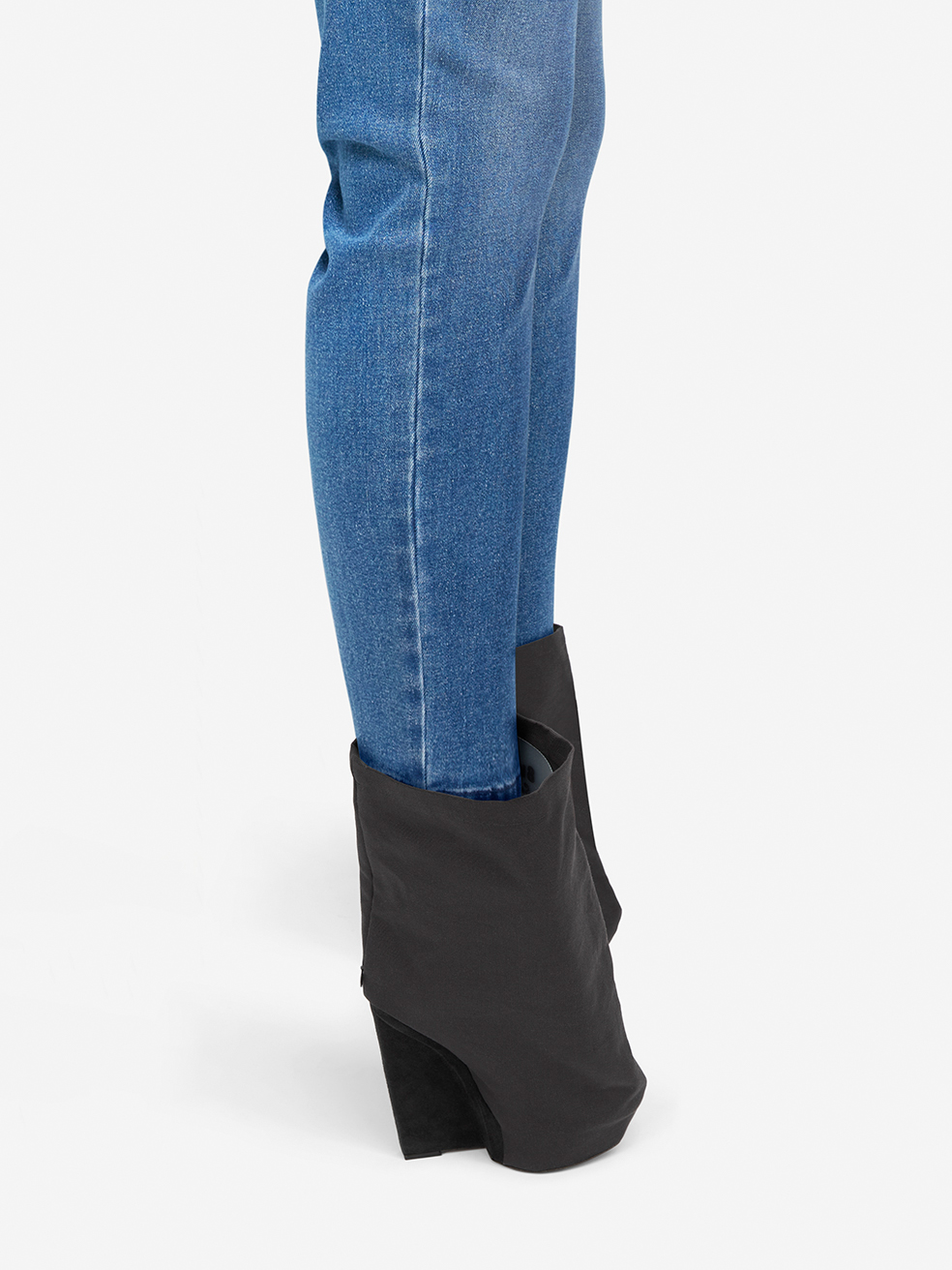 Gareth Pugh Pre-Owned Black Wedge Heel Mid Calf Boots
