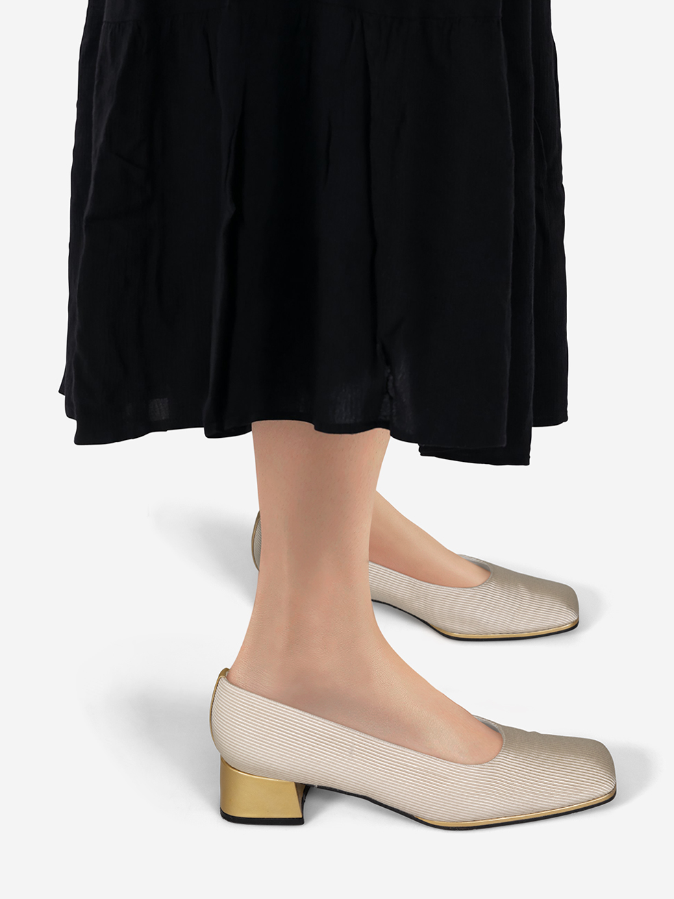 Stuart Weitzman Pre-Owned Cream Textured Square Toe Pumps