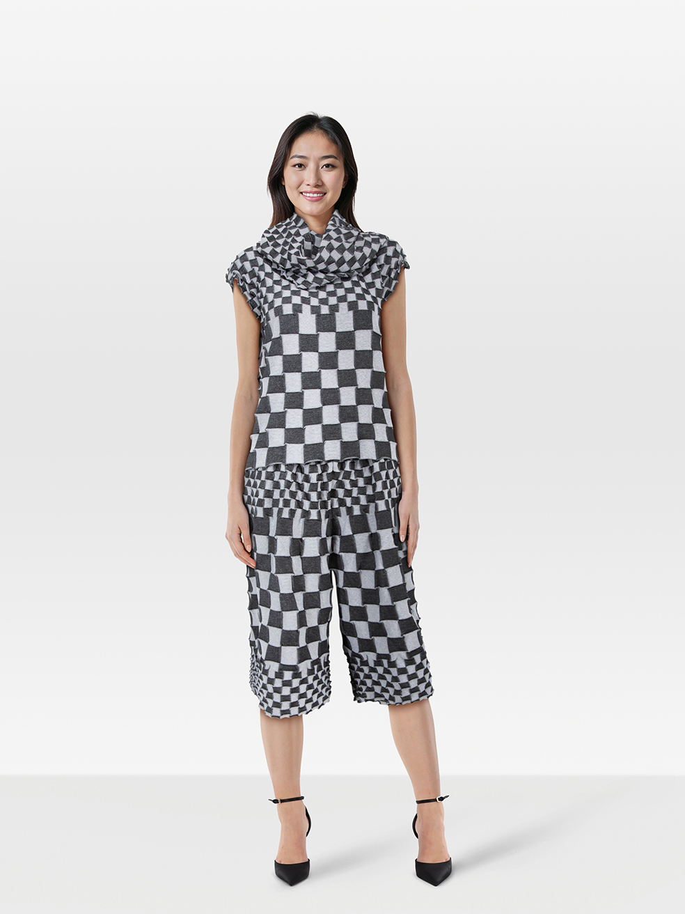 Issey Miyake Pre-Owned Black & Grey Checkered Set